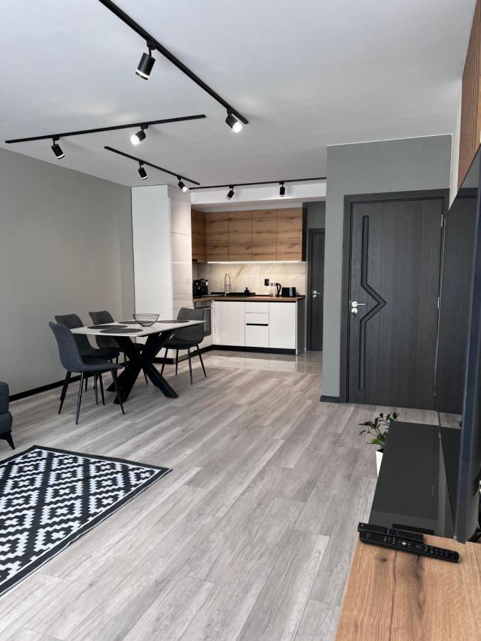 A-Brilliant, New! Spacious & Modern Apartment In Varna Whit Garage Exterior photo